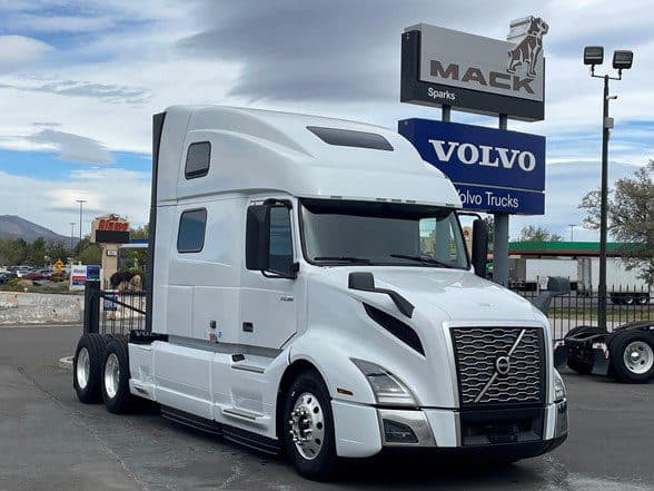Photo of 2021 VOLVO VNL64T860