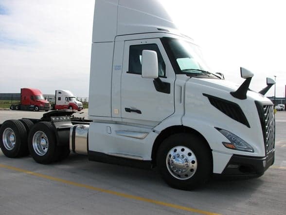 2027 VOLVO VNR64T300 VMH1555 photo